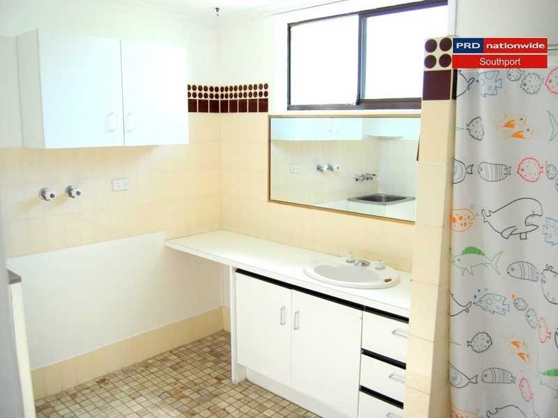 Unit 1/9 Proud, Labrador QLD 4215