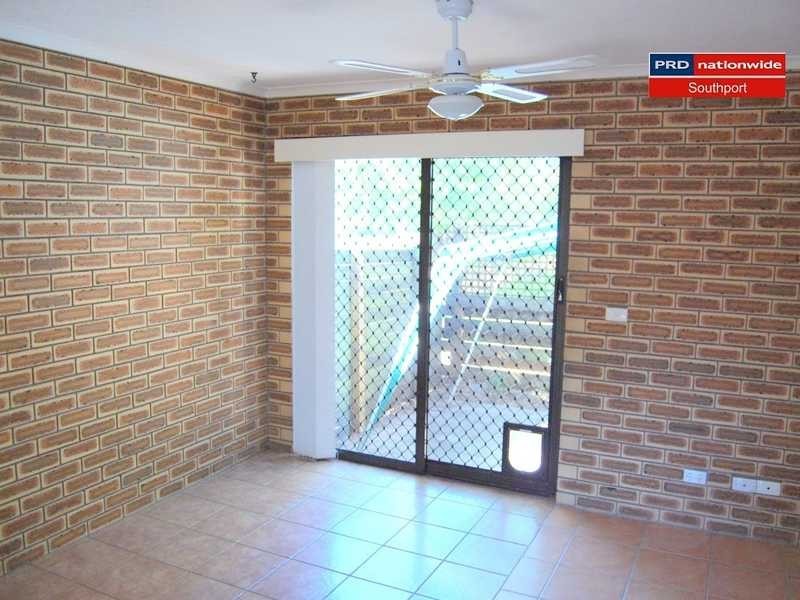 Unit 1/9 Proud, Labrador QLD 4215