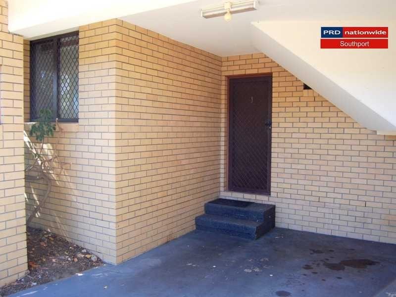 Unit 1/9 Proud, Labrador QLD 4215