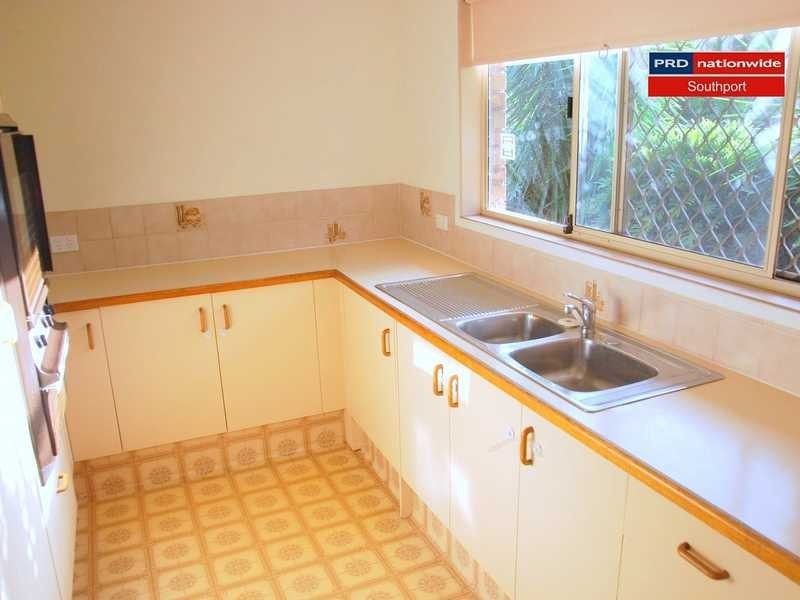 2/97 Corunna Cres, Ashmore QLD 4214