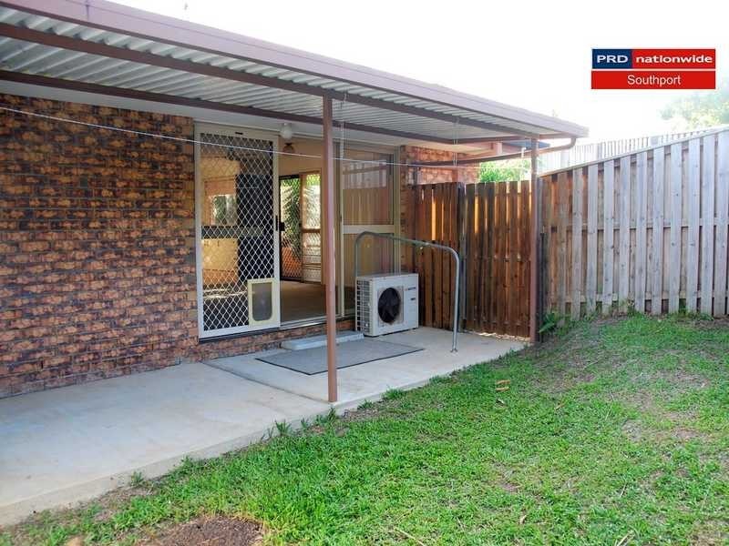 2/97 Corunna Cres, Ashmore QLD 4214