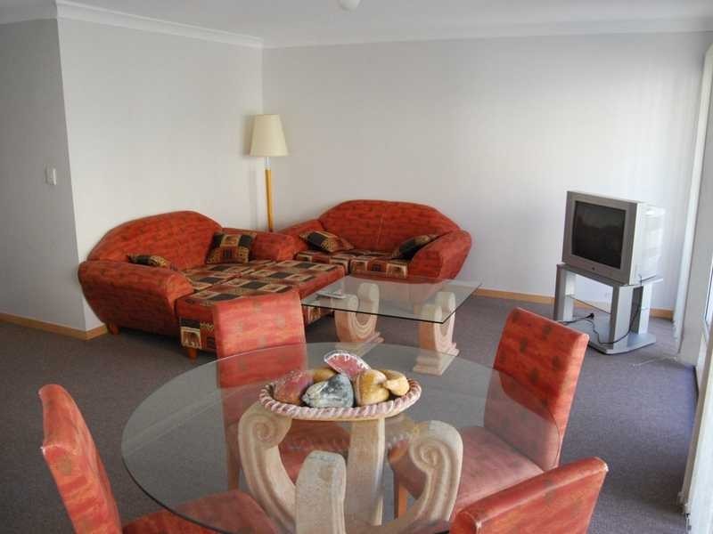 Unit 4/37 Back Street, Labrador QLD 4215