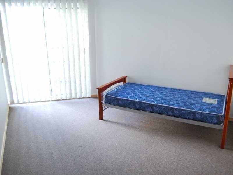 Unit 4/37 Back Street, Labrador QLD 4215