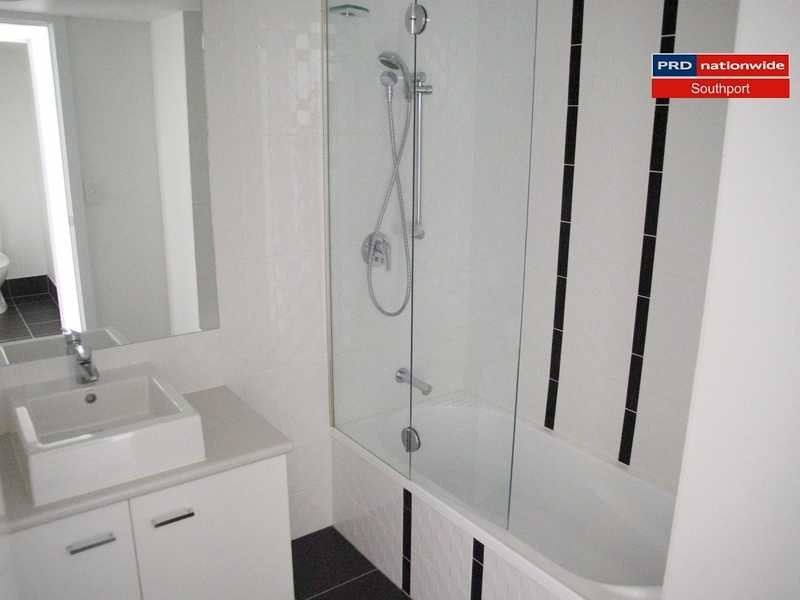 Unit 3/15-17 Lloyd Street, Southport QLD 4215