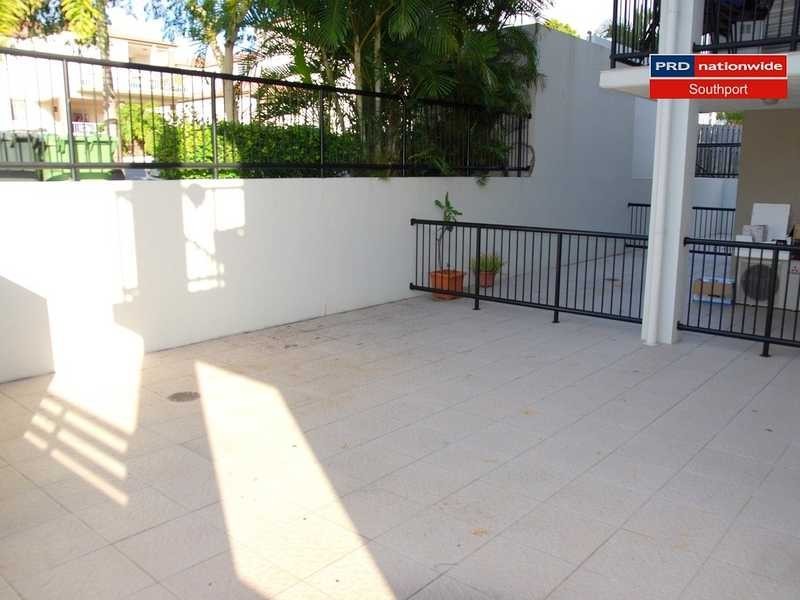 Unit 3/15-17 Lloyd Street, Southport QLD 4215