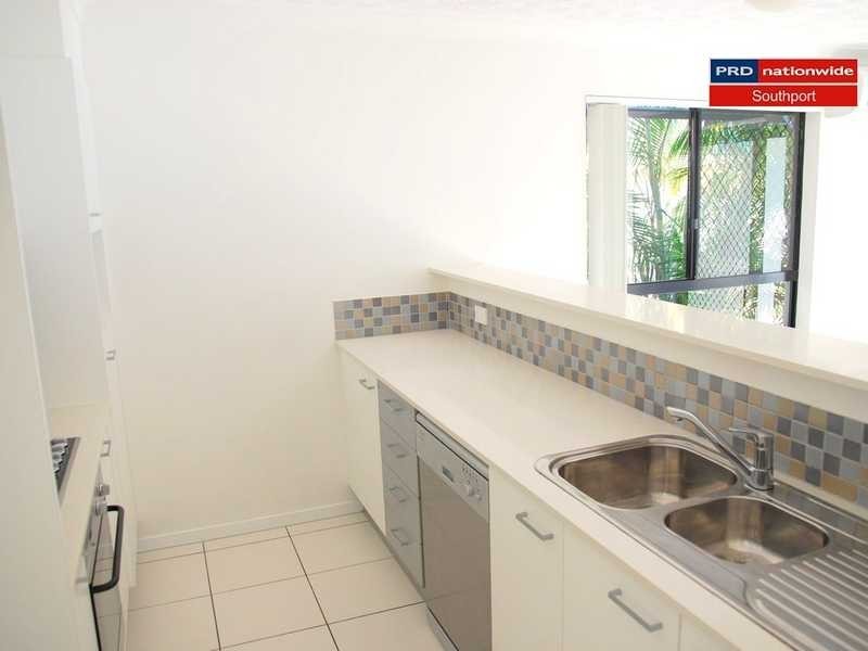 Unit 5/15-17 Lloyd Street, Southport QLD 4215