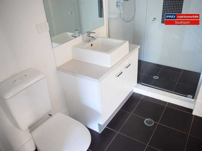 Unit 5/15-17 Lloyd Street, Southport QLD 4215