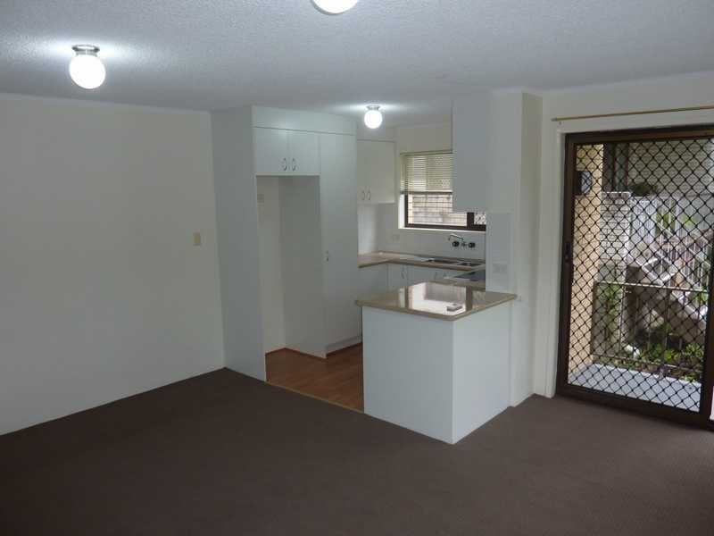 4/16 Andrews Street, Southport QLD 4215