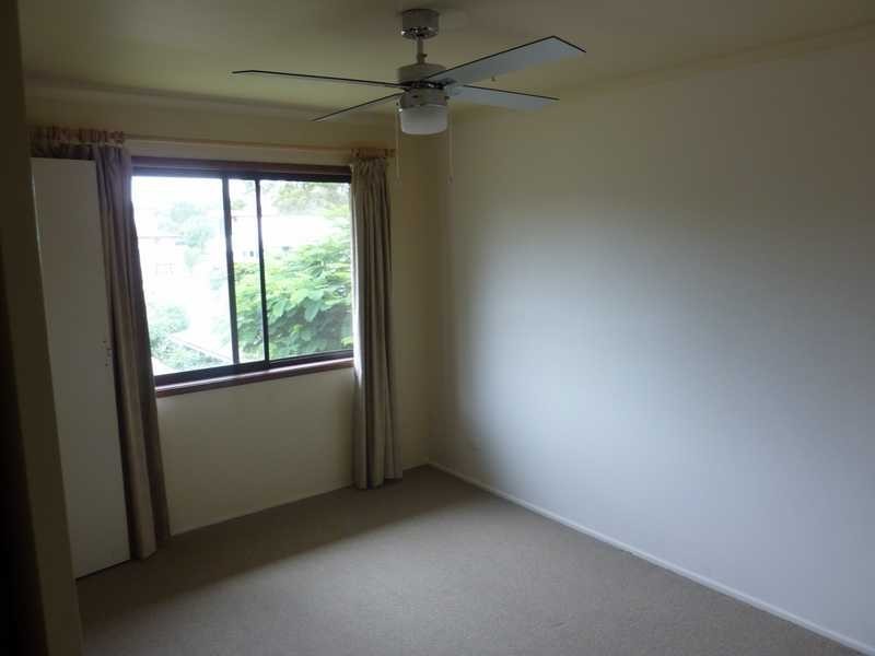2 / 13 Caroline Avenue, Southport QLD 4215