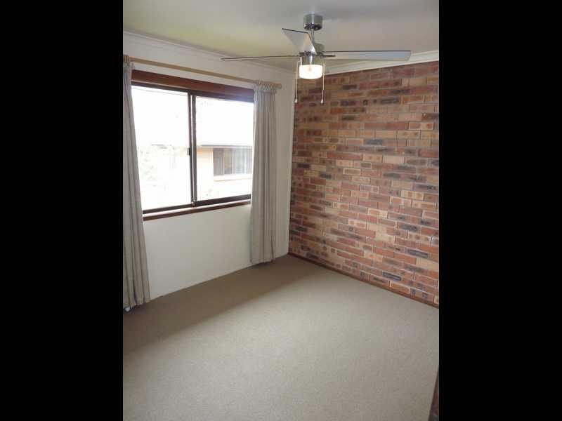 2 / 13 Caroline Avenue, Southport QLD 4215