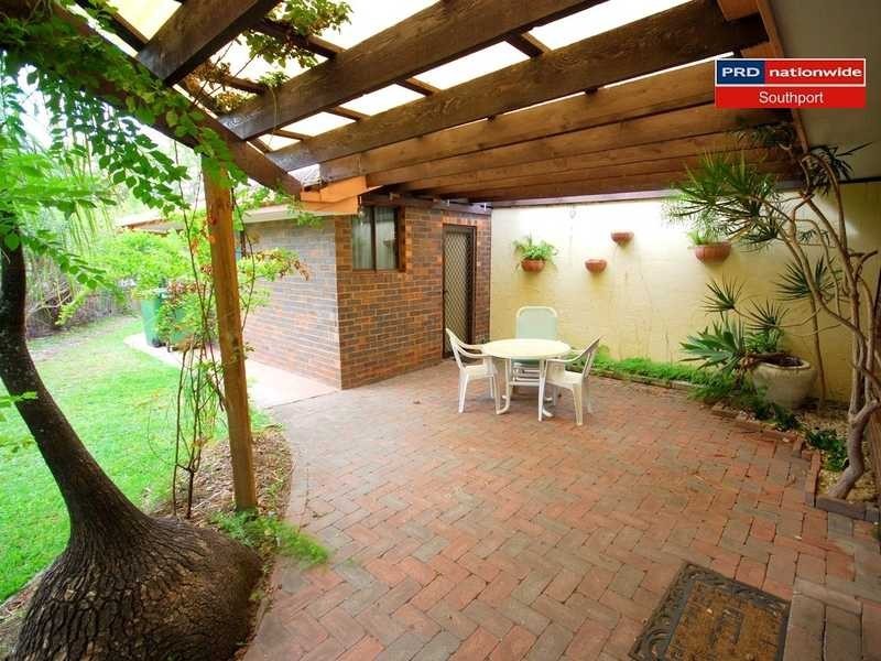 2/16 Royal Palm Court, Southport QLD 4215