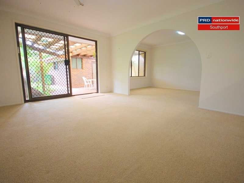 2/16 Royal Palm Court, Southport QLD 4215