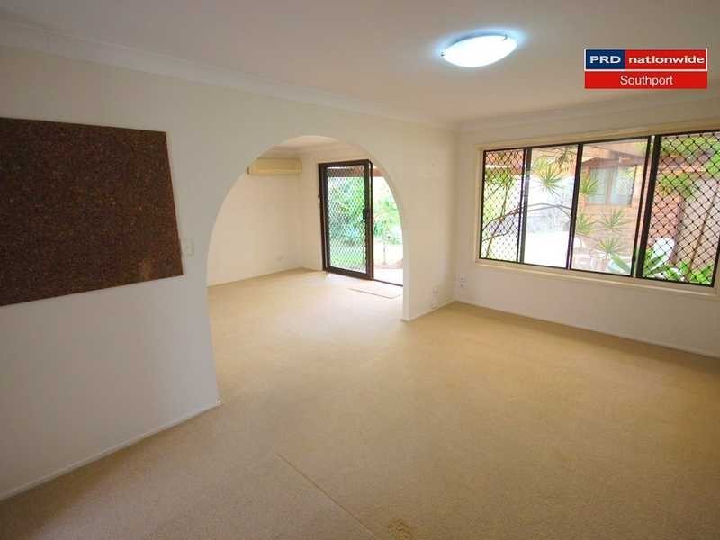 2/16 Royal Palm Court, Southport QLD 4215