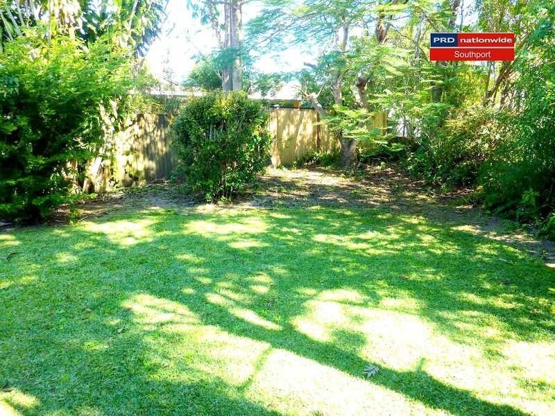 2/16 Royal Palm Court, Southport QLD 4215