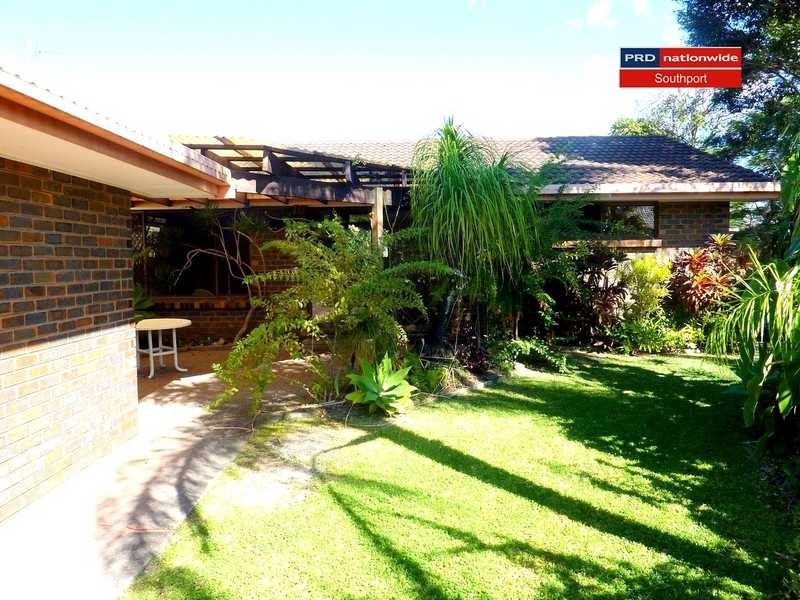 2/16 Royal Palm Court, Southport QLD 4215