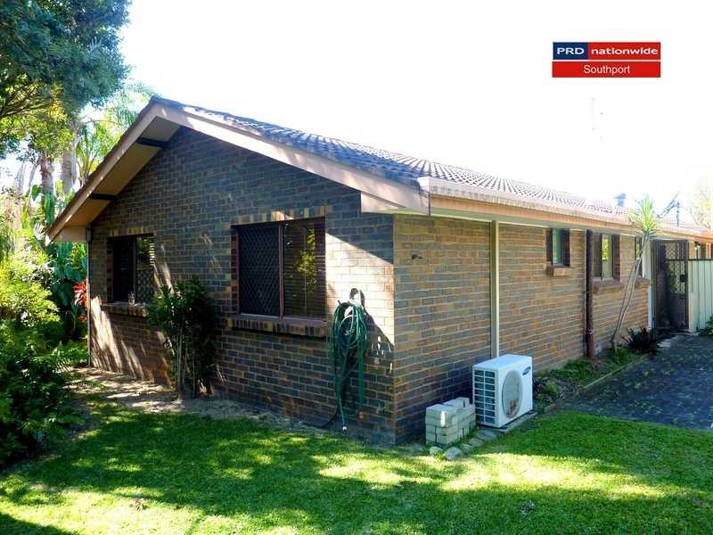 2/16 Royal Palm Court, Southport QLD 4215