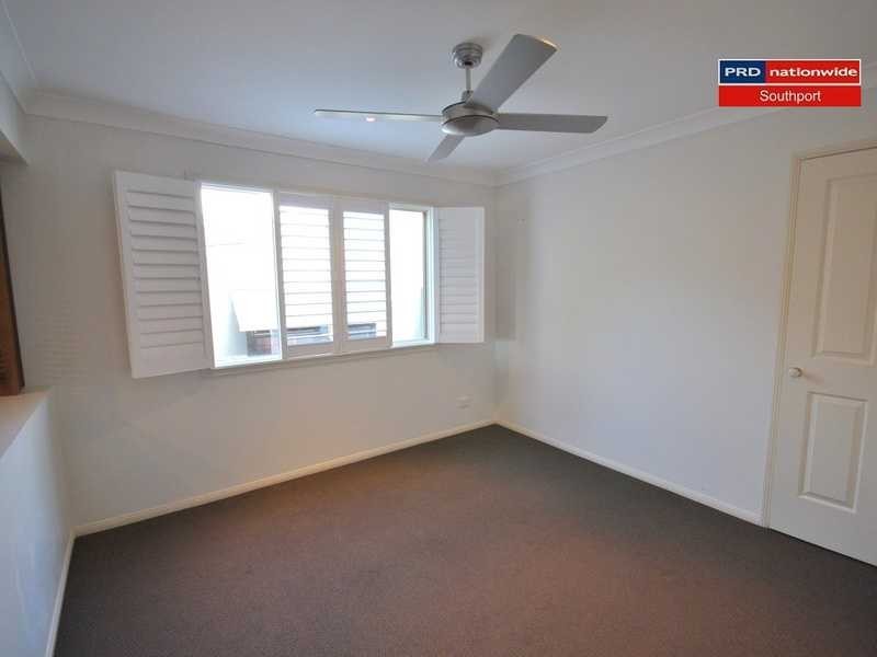 2/25 Charlton Street, Southport QLD 4215