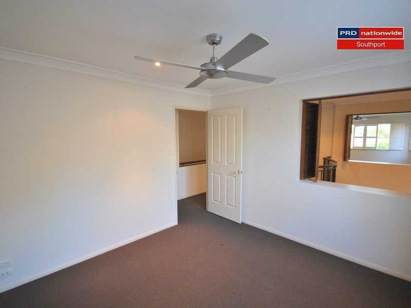 2/25 Charlton Street, Southport QLD 4215