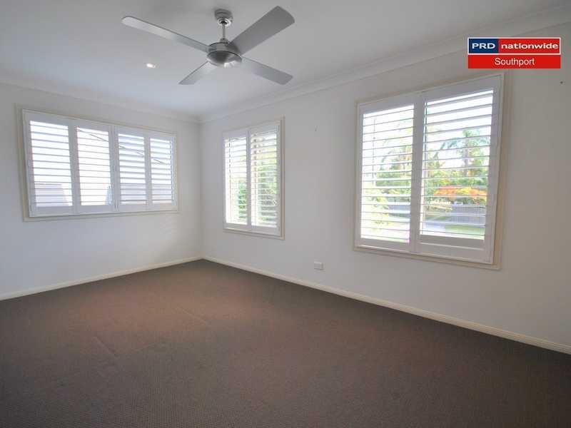 2/25 Charlton Street, Southport QLD 4215