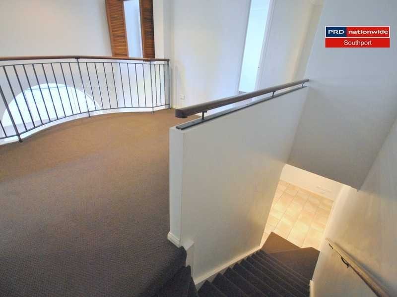 2/25 Charlton Street, Southport QLD 4215