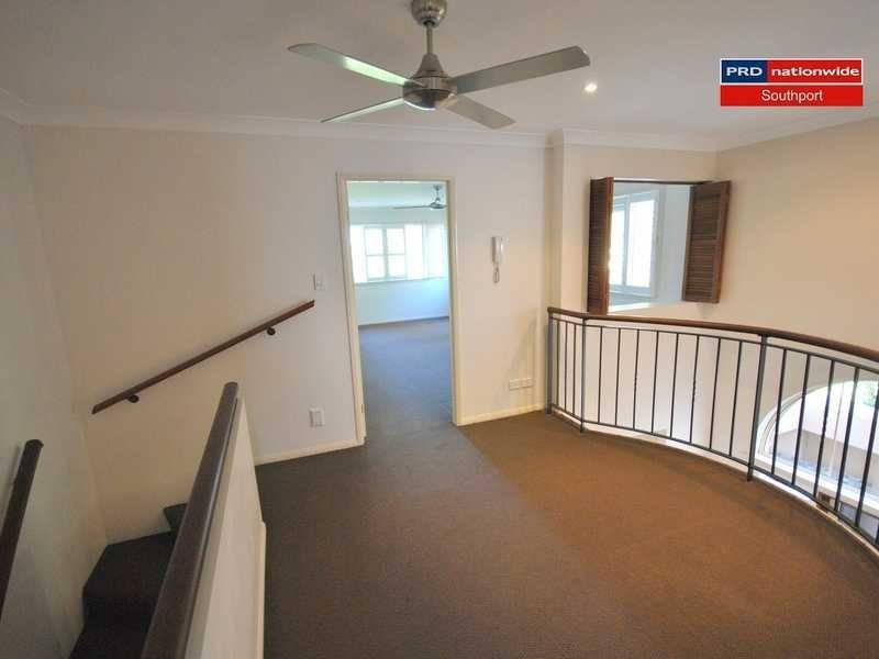 2/25 Charlton Street, Southport QLD 4215