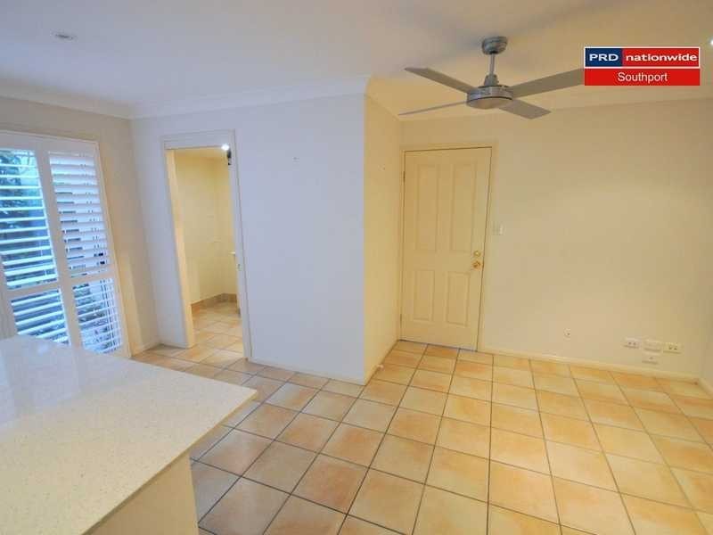 2/25 Charlton Street, Southport QLD 4215