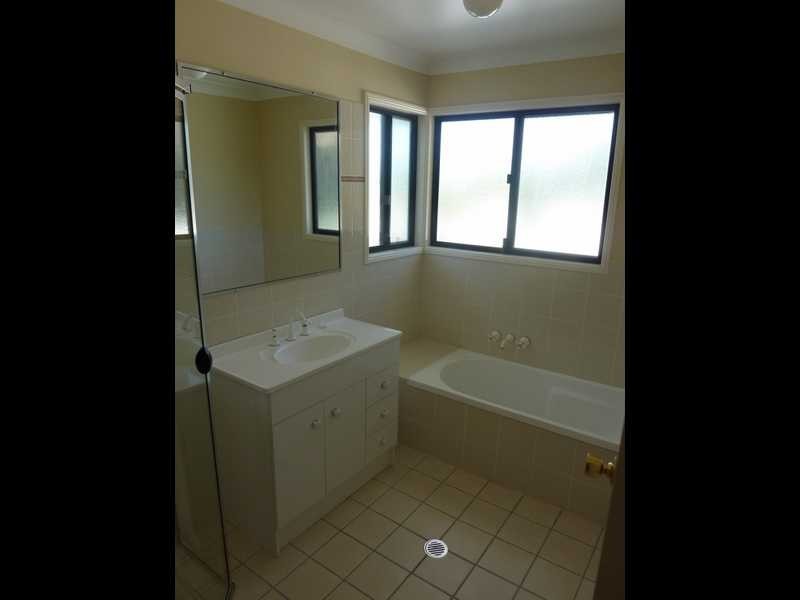 1/45 Parker Street, Labrador QLD 4215