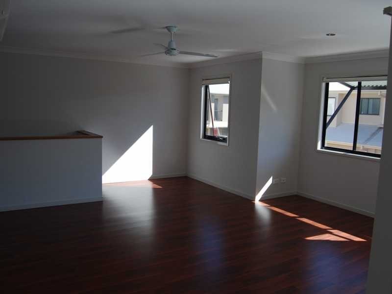 3/35 Harley Street, Labrador QLD 4215