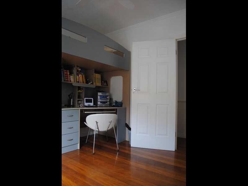 6 West King Lane, Southport QLD 4215