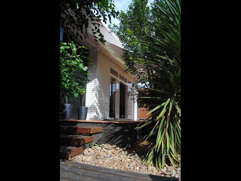 6 West King Lane, Southport QLD 4215