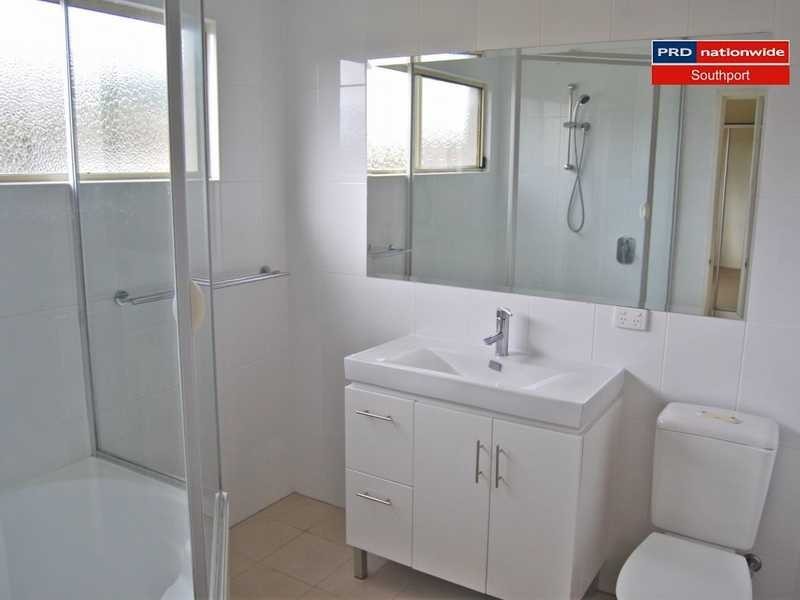 2/4-6 Locke Street, Southport QLD 4215