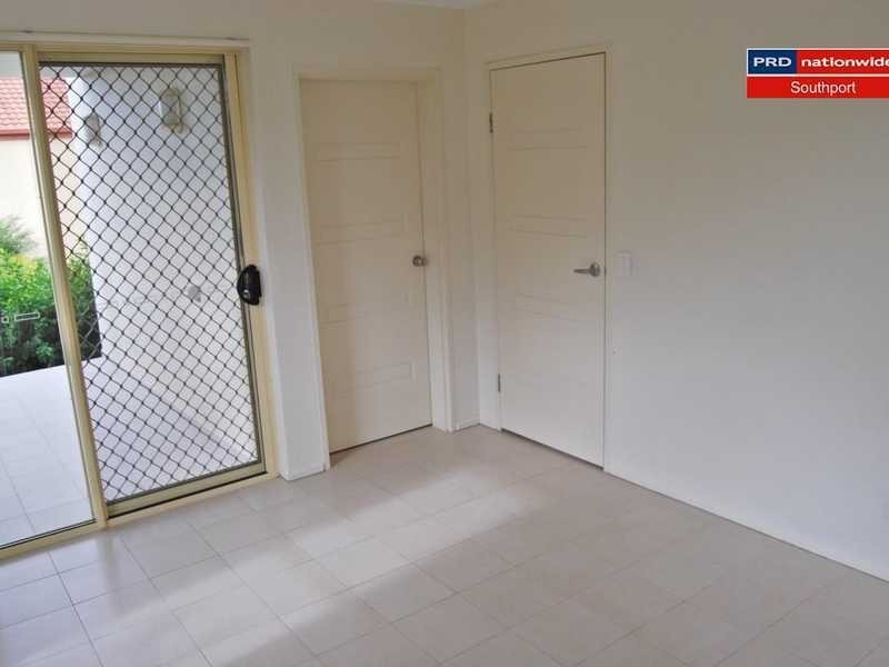 2/4-6 Locke Street, Southport QLD 4215