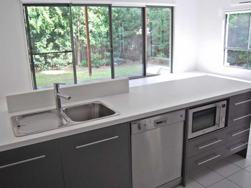 Unit 8/75 Benowa Road, Southport QLD 4215