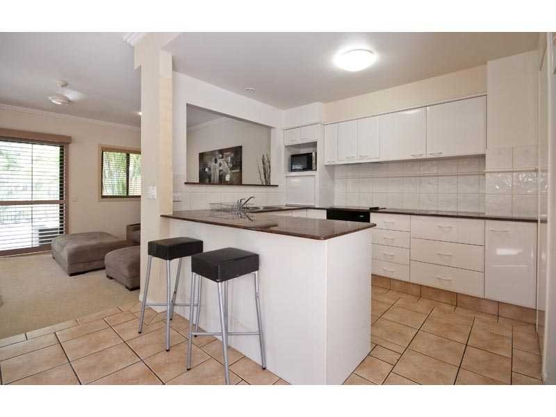 2/14 Vespa Crescent, Surfers Paradise QLD 4217