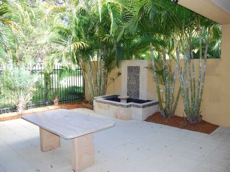 2/14 Vespa Crescent, Surfers Paradise QLD 4217