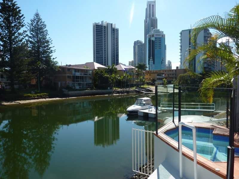 7/12 Paradise Island, Surfers Paradise QLD 4217