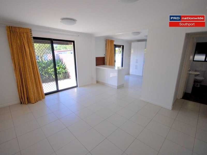 1/14 Judith Avenue, Southport QLD 4215