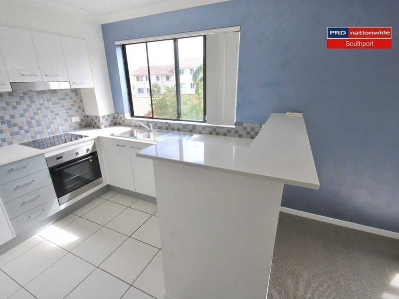 Unit 8/15-17 Lloyd Street, Southport QLD 4215