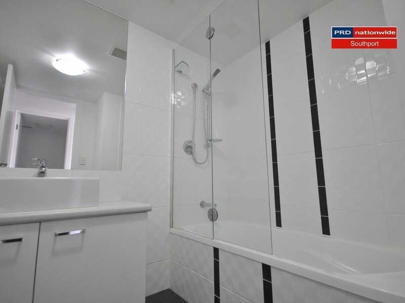 Unit 8/15-17 Lloyd Street, Southport QLD 4215