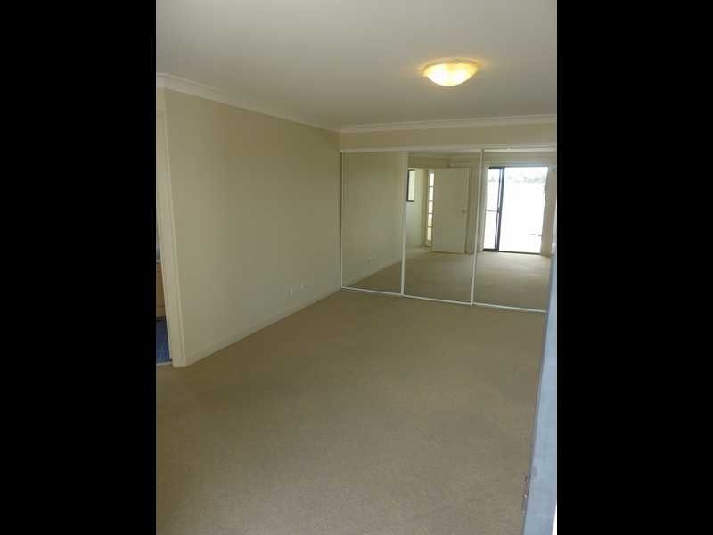 323/292 Marine Parade, Labrador QLD 4215