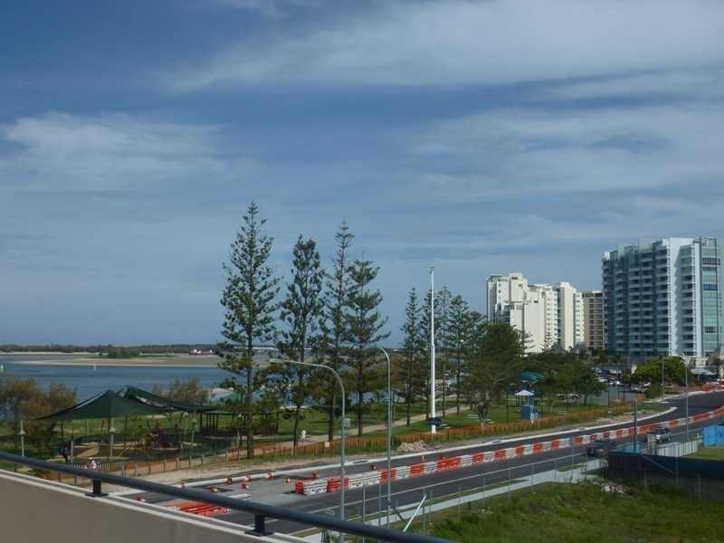 323/292 Marine Parade, Labrador QLD 4215