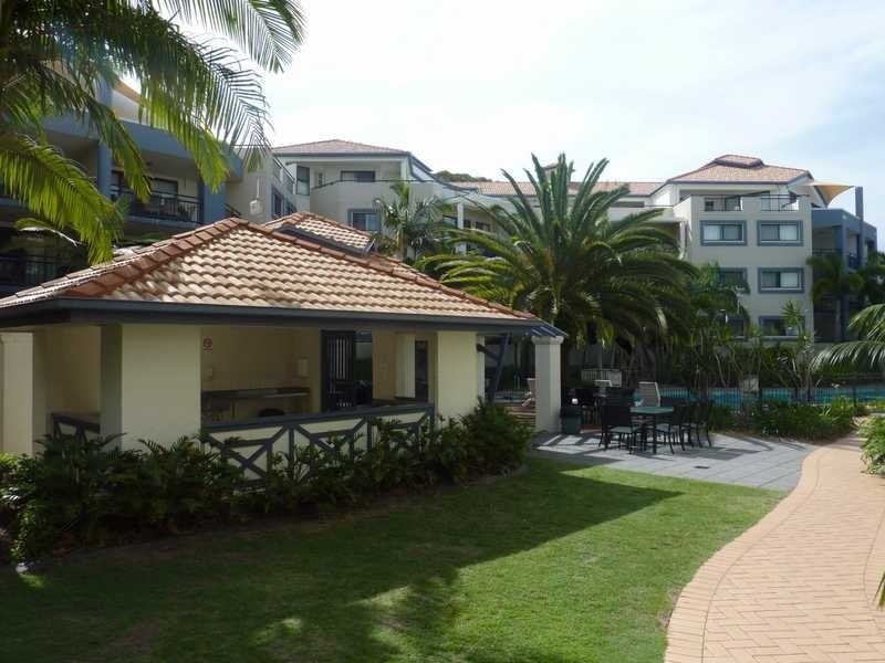 323/292 Marine Parade, Labrador QLD 4215