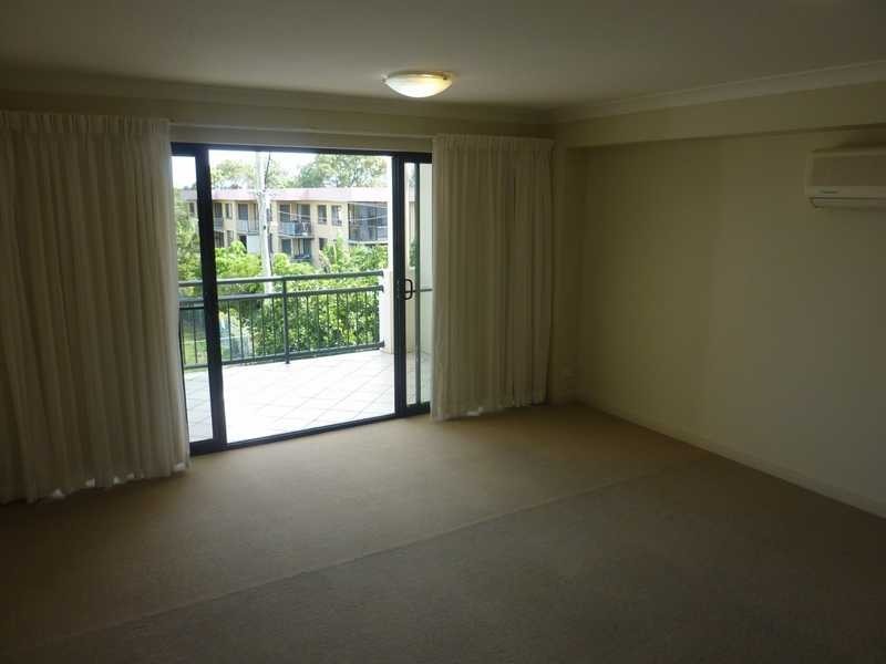 323/292 Marine Parade, Labrador QLD 4215