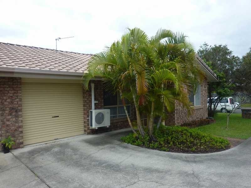 2 / 5 Pamela Court, Labrador QLD 4215