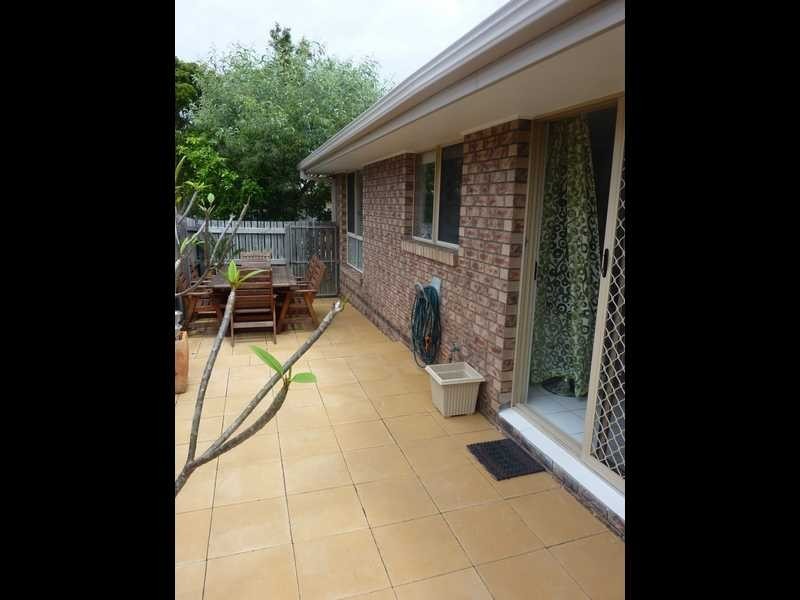 2 / 5 Pamela Court, Labrador QLD 4215