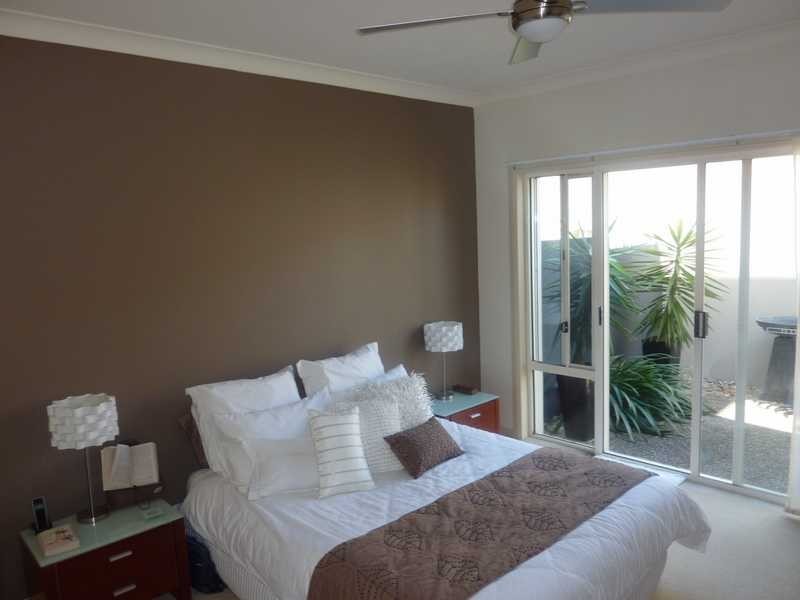 Unit 1/31 Runaway Bay Ave, Runaway Bay QLD 4216