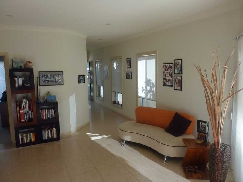 Unit 1/31 Runaway Bay Ave, Runaway Bay QLD 4216