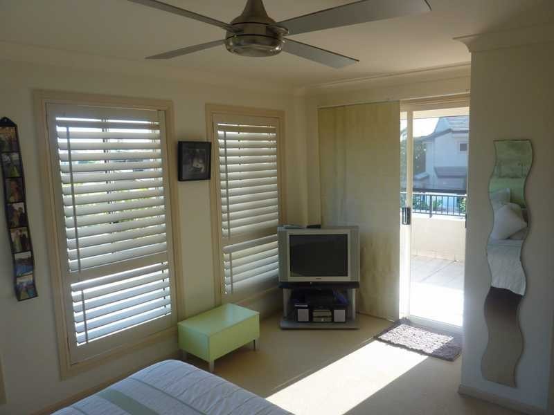 Unit 1/31 Runaway Bay Ave, Runaway Bay QLD 4216