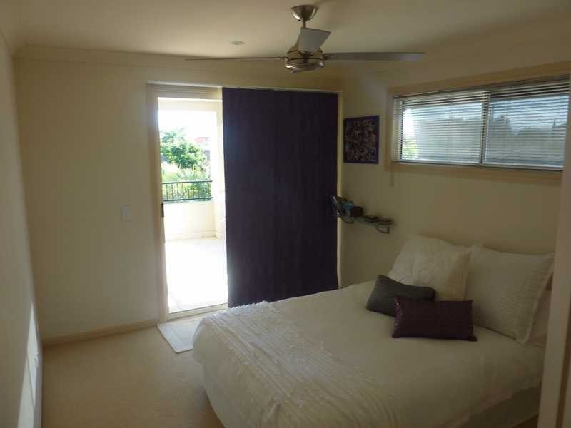 Unit 1/31 Runaway Bay Ave, Runaway Bay QLD 4216