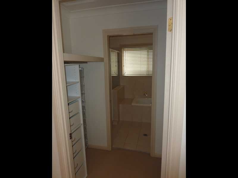 Unit 1/31 Runaway Bay Ave, Runaway Bay QLD 4216